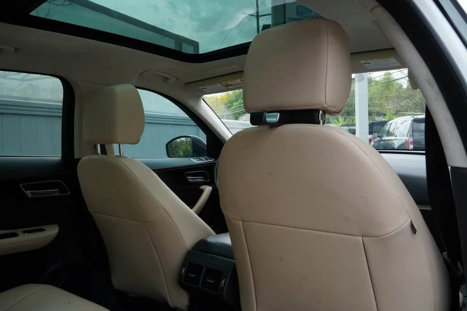 2020 Jaguar F-Pace - Image 17 of 21