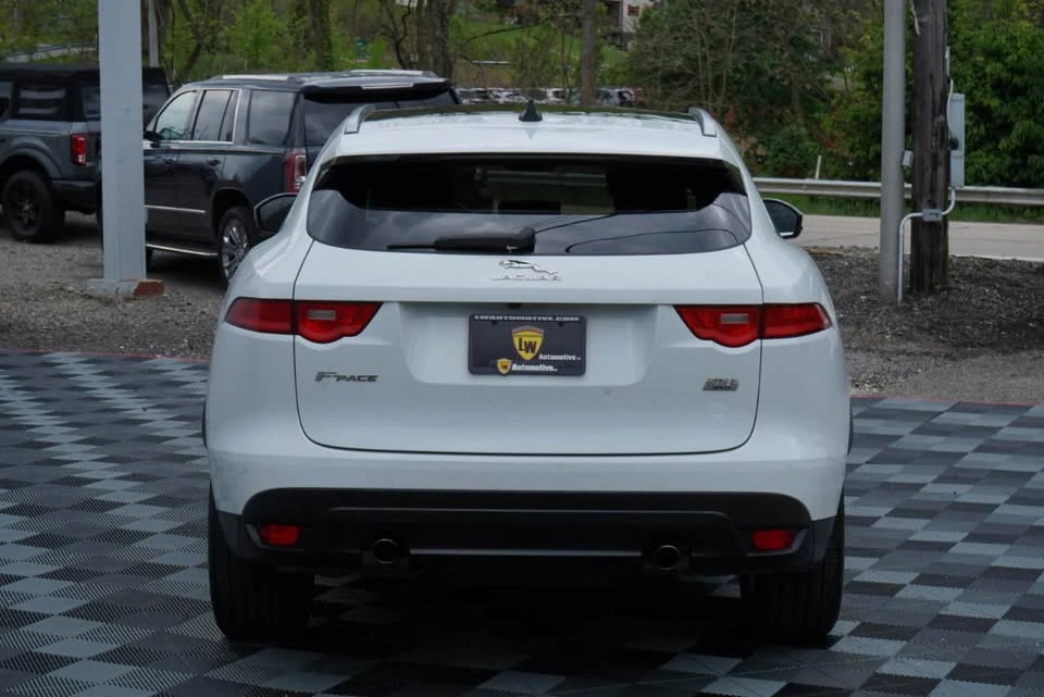 2020 Jaguar F-Pace - Image 4 of 21