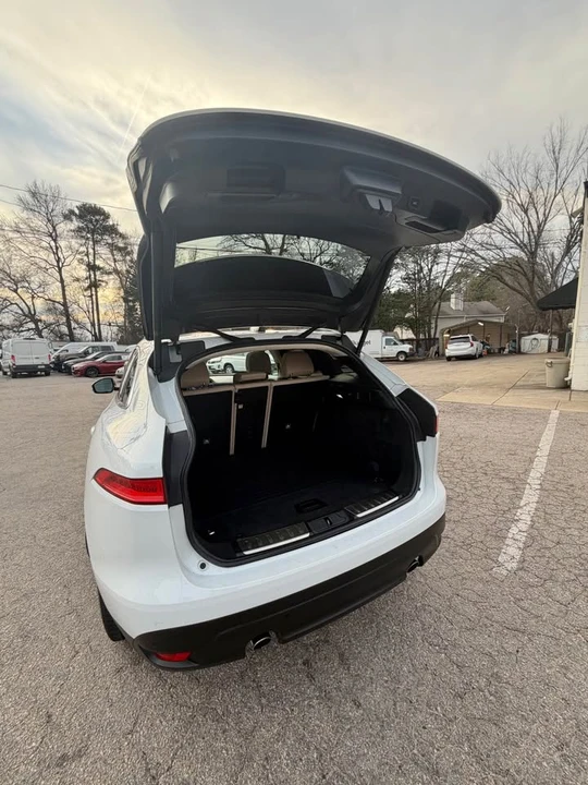 2020 Jaguar F-Pace - Image 8 of 20