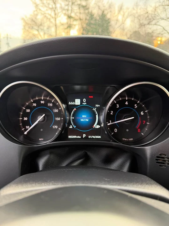 2020 Jaguar F-Pace - Image 13 of 20