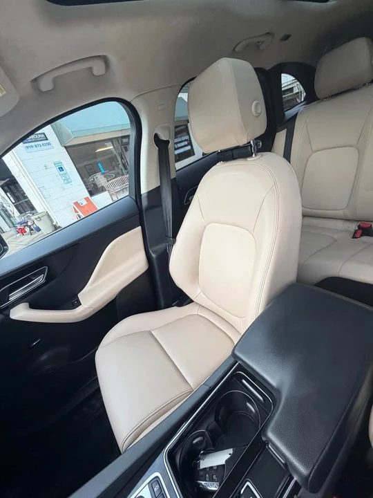 2020 Jaguar F-Pace - Image 17 of 20