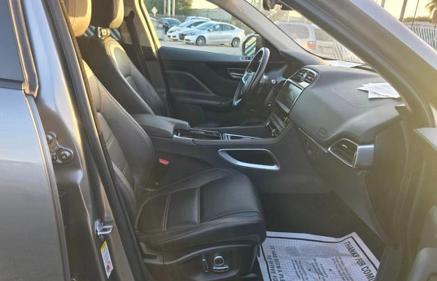 2020 Jaguar F-Pace - Image 9 of 17