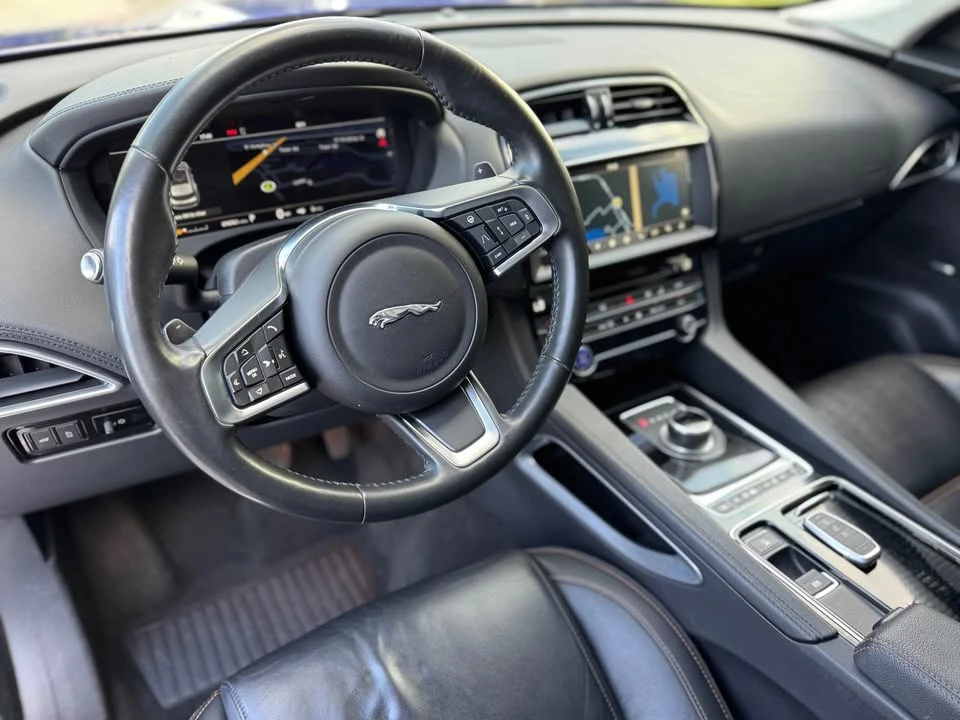 2020 Jaguar F-Pace - Image 11 of 19