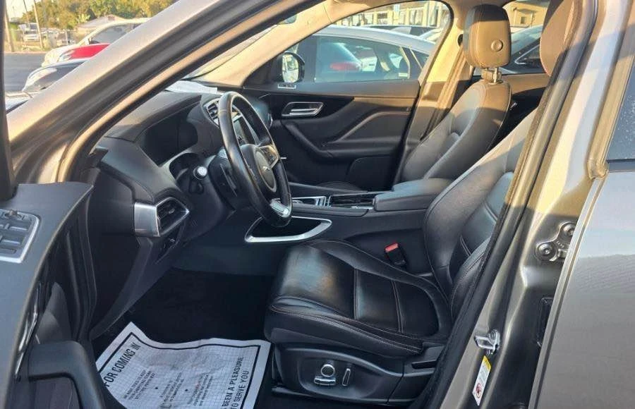 2020 Jaguar F-Pace - Image 5 of 17