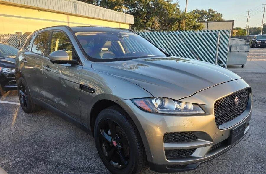 2020 Jaguar F-Pace - Image 4 of 17