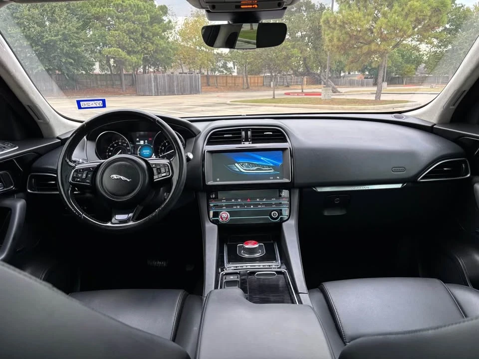 2020 Jaguar F-Pace - Image 5 of 11