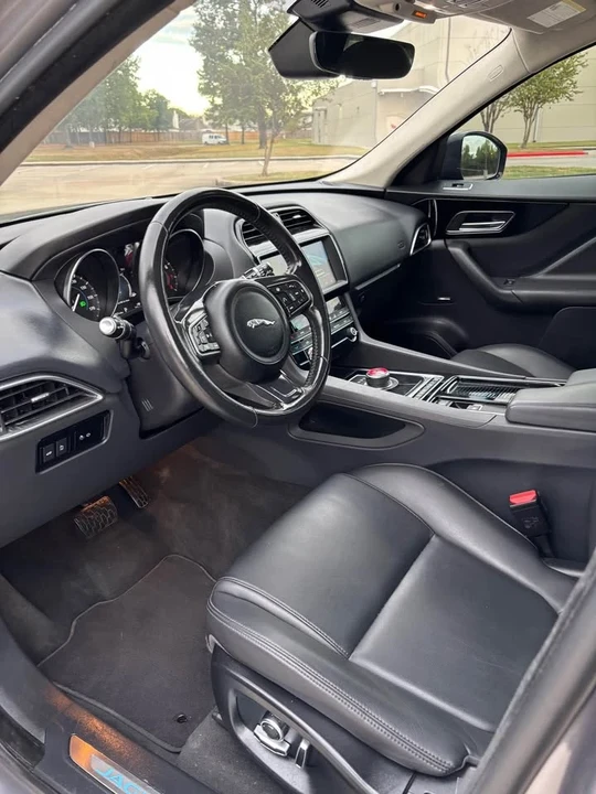 2020 Jaguar F-Pace - Image 4 of 11