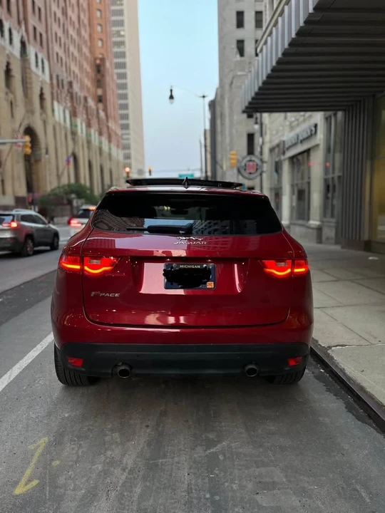 2020 Jaguar F-Pace - Image 5 of 14