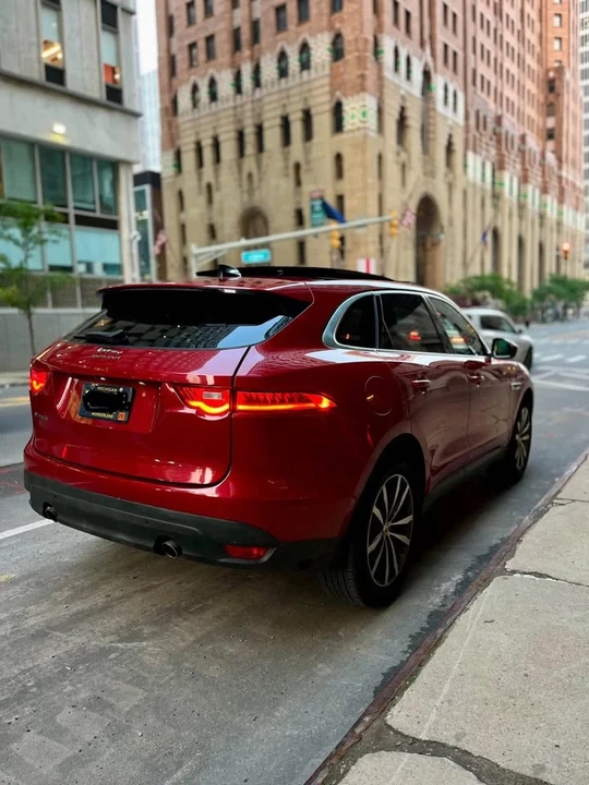 2020 Jaguar F-Pace - Image 6 of 14