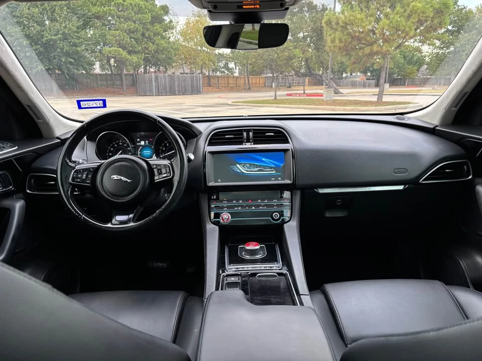 2020 Jaguar F-Pace - Image 8 of 15