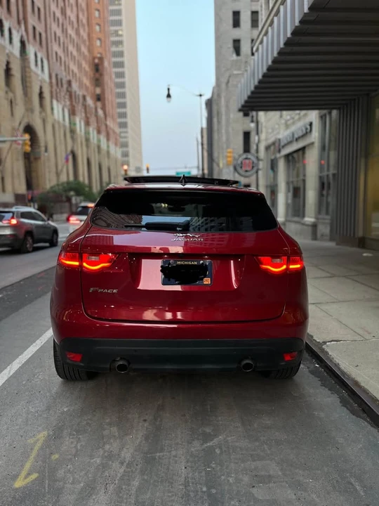 2020 Jaguar F-Pace - Image 5 of 14