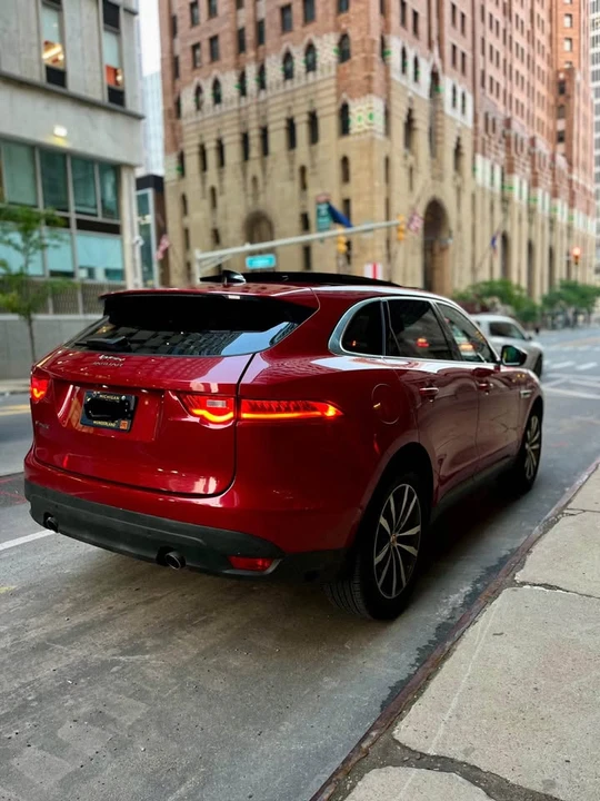 2020 Jaguar F-Pace - Image 6 of 14