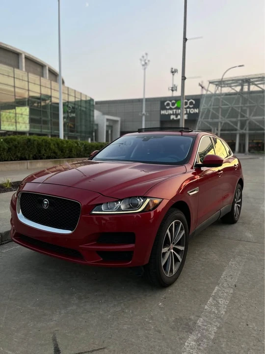 2020 Jaguar F-Pace - Image 3 of 16
