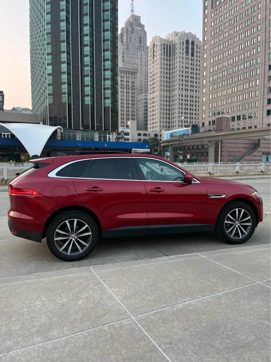 2020 Jaguar F-Pace - Image 7 of 16