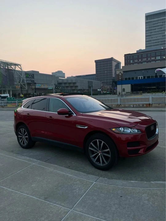 2020 Jaguar F-Pace - Image 8 of 16