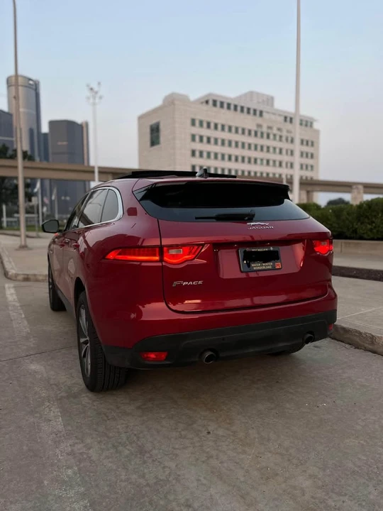 2020 Jaguar F-Pace - Image 5 of 16