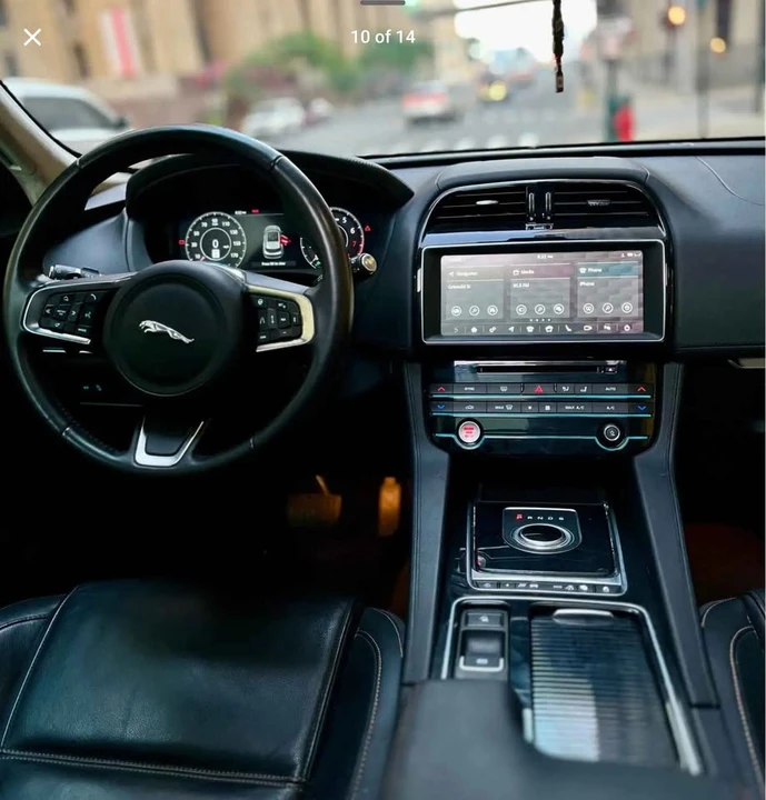 2020 Jaguar F-Pace - Image 10 of 14