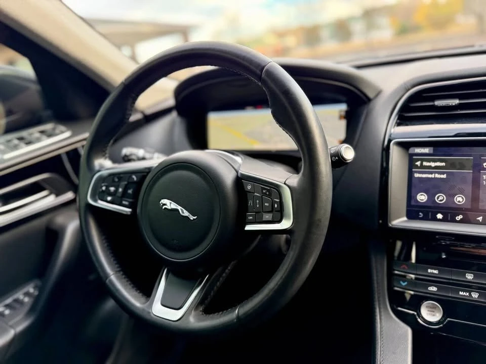 2020 Jaguar F-Pace - Image 14 of 19