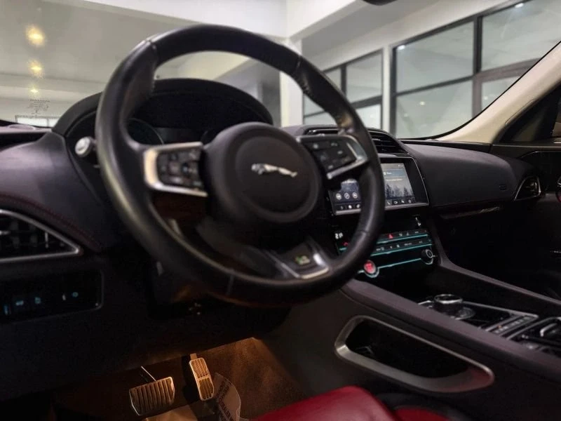 2020 Jaguar F-Pace - Image 12 of 20