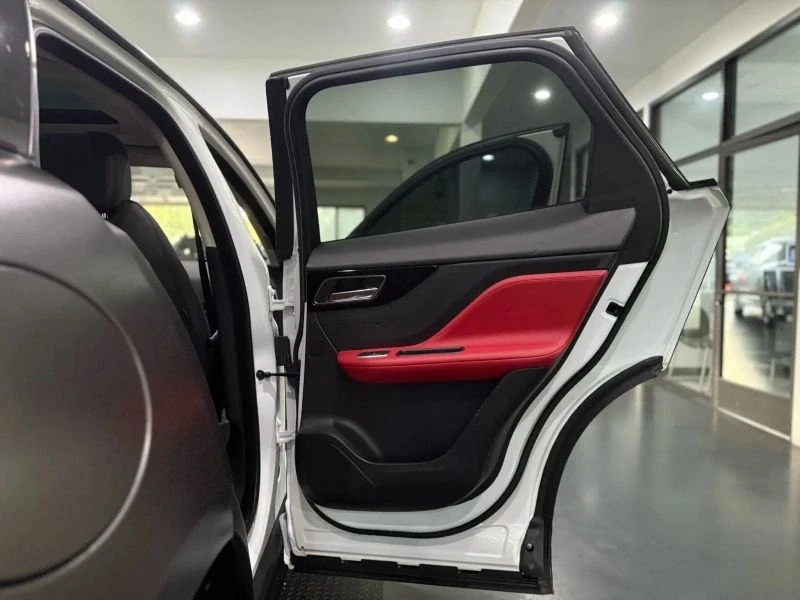 2020 Jaguar F-Pace - Image 19 of 20