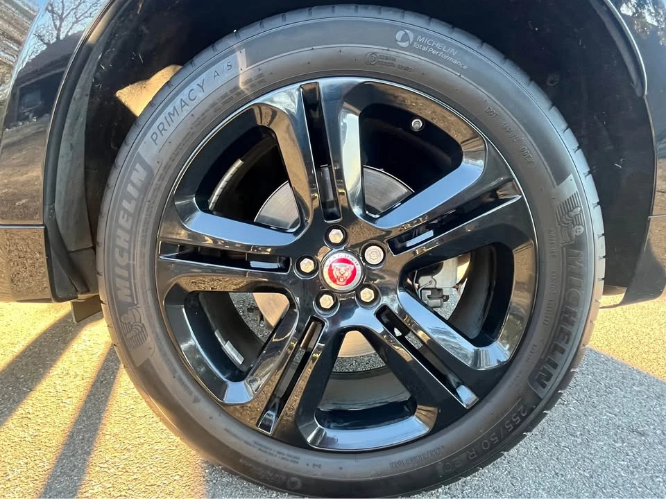 2020 Jaguar F-Pace - Image 4 of 19