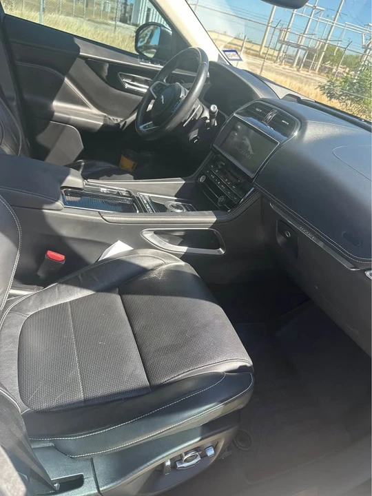 2020 Jaguar F-Pace - Image 15 of 16
