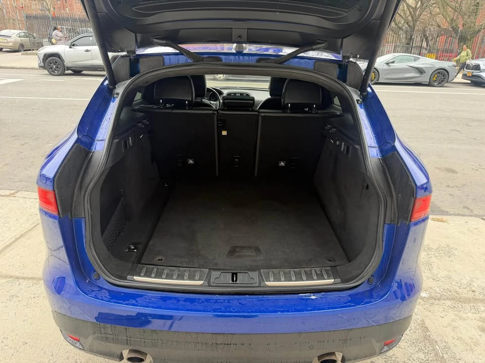 2020 Jaguar F-Pace - Image 5 of 18