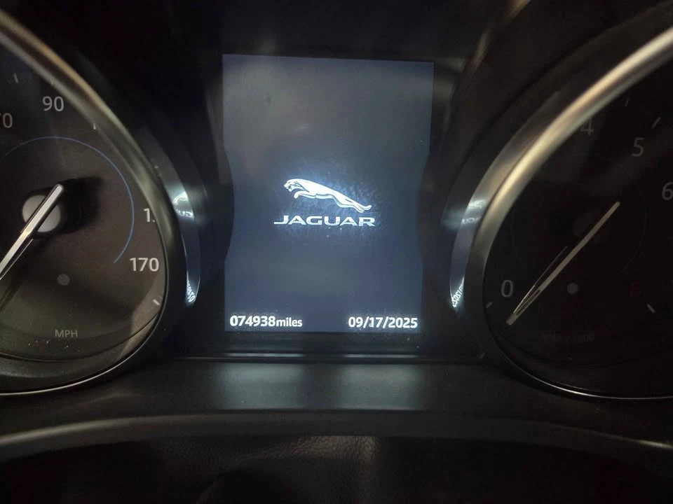 2020 Jaguar F-Pace - Image 8 of 11