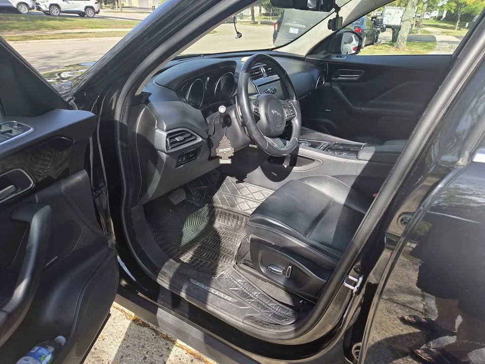 2020 Jaguar F-Pace - Image 4 of 11