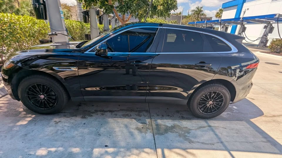 2020 Jaguar F-Pace - Image 4 of 20