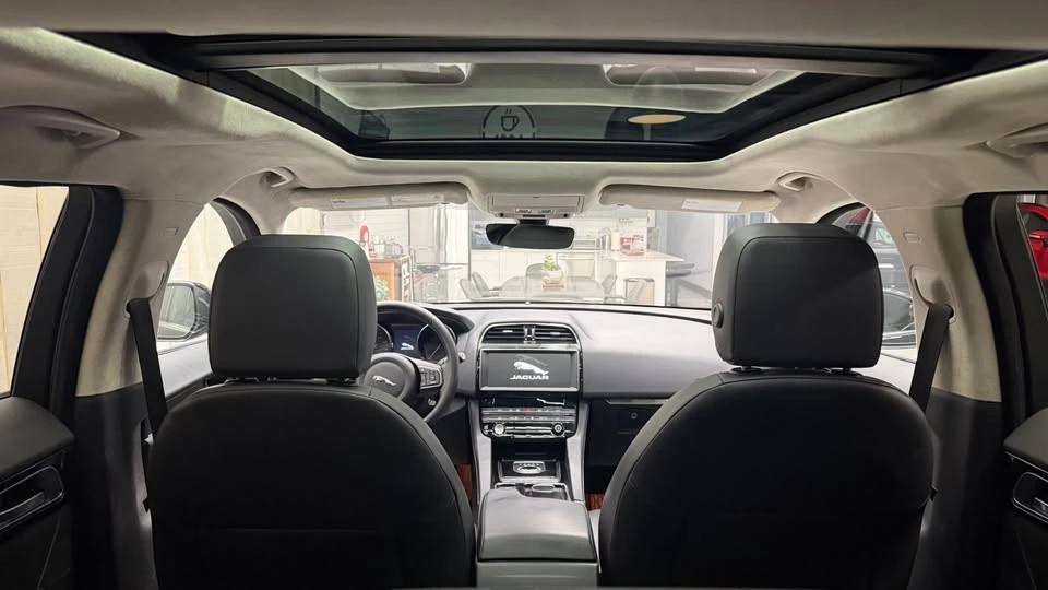 2020 Jaguar F-Pace - Image 14 of 19