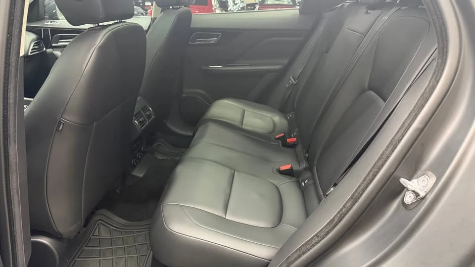 2020 Jaguar F-Pace - Image 16 of 19