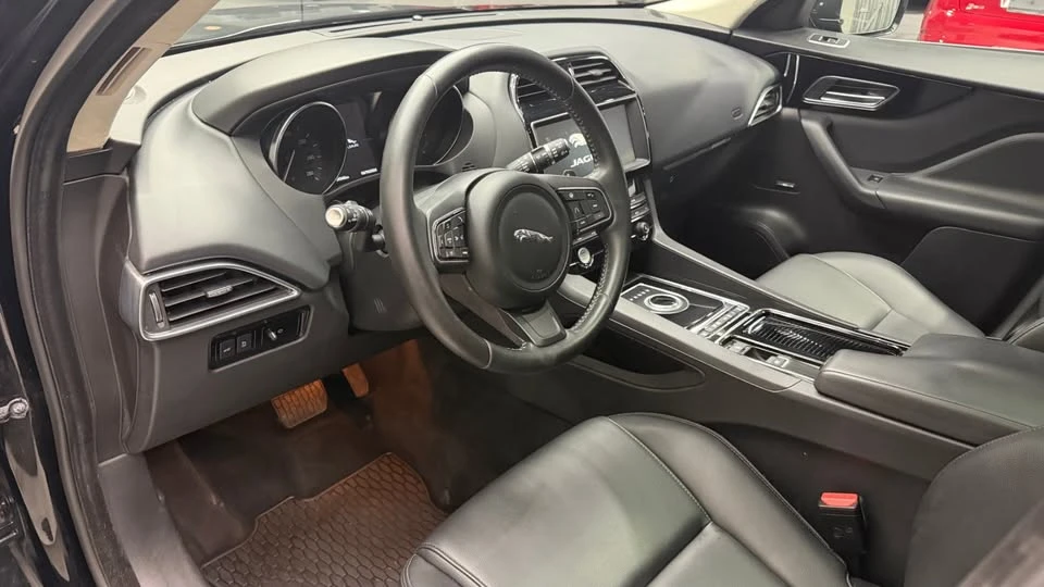 2020 Jaguar F-Pace - Image 9 of 19