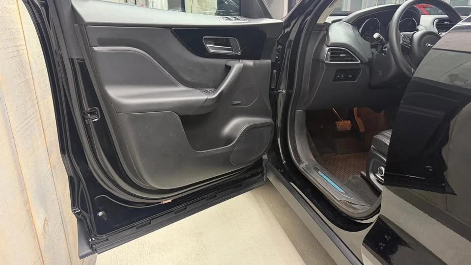 2020 Jaguar F-Pace - Image 12 of 19