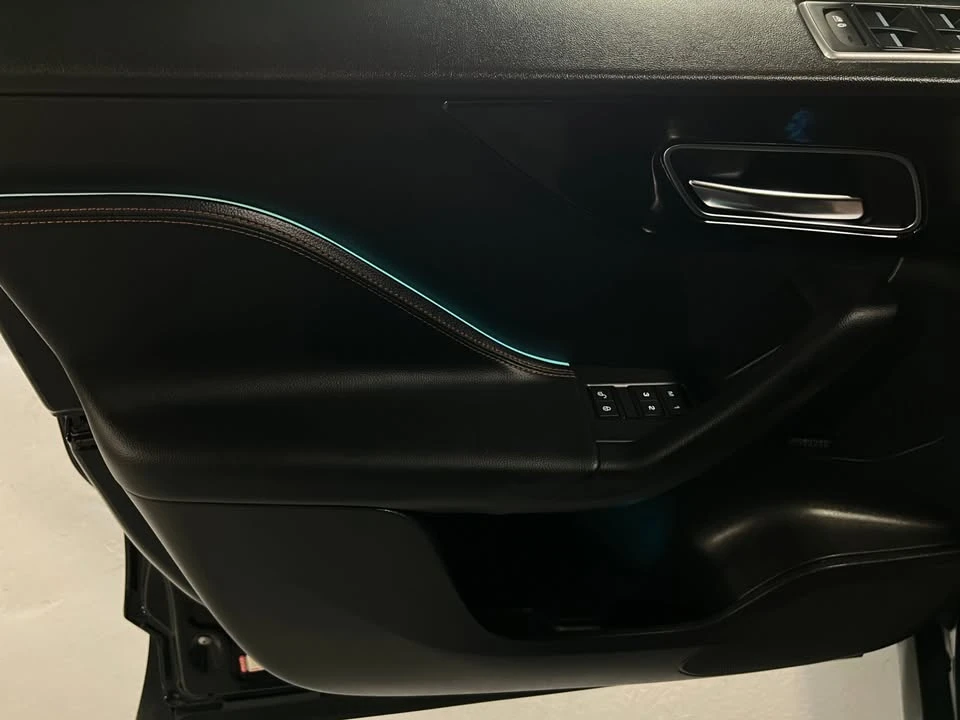2020 Jaguar F-Pace - Image 12 of 17