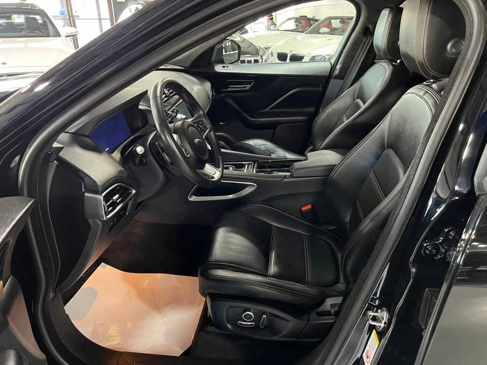 2020 Jaguar F-Pace - Image 8 of 17