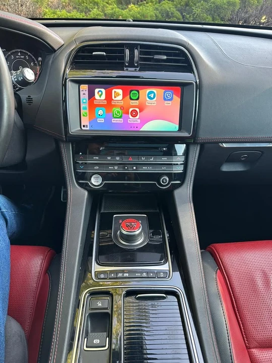2020 Jaguar F-Pace - Image 13 of 18