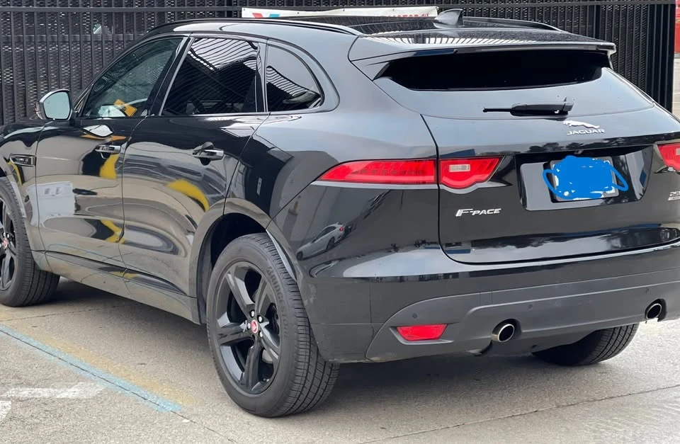 2020 Jaguar F-Pace - Image 11 of 18