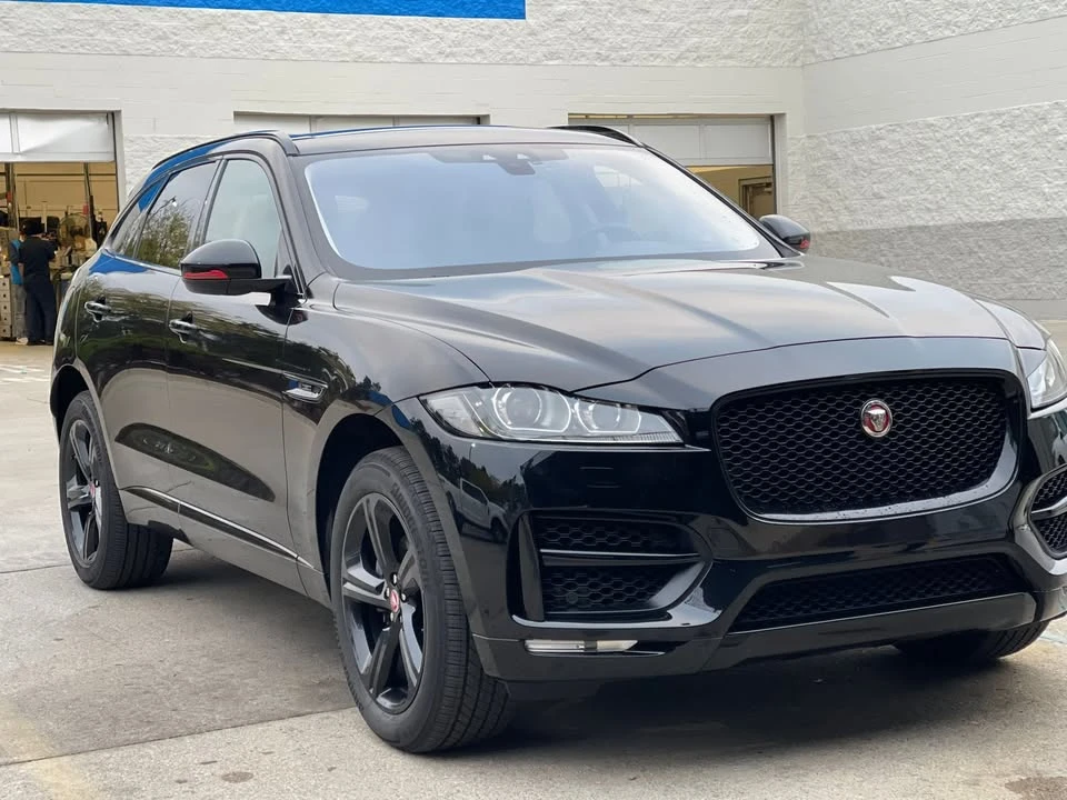 2020 Jaguar F-Pace - Image 2 of 18