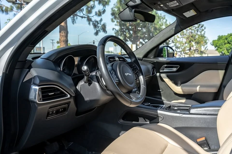 2020 Jaguar F-Pace - Image 12 of 15