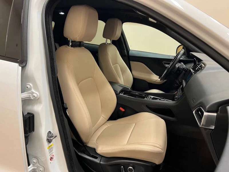 2020 Jaguar F-Pace - Image 15 of 17