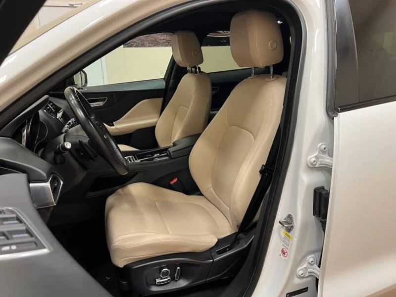 2020 Jaguar F-Pace - Image 10 of 17