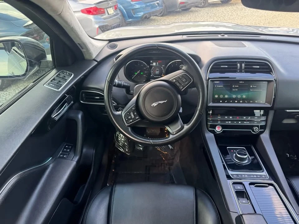 2020 Jaguar F-Pace - Image 17 of 19
