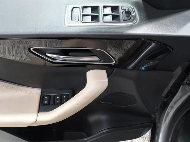 2020 Jaguar F-Pace - Image 8 of 19