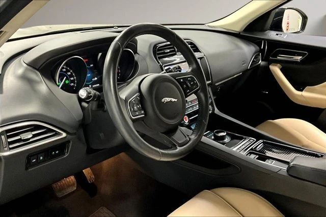 2020 Jaguar F-Pace - Image 17 of 20