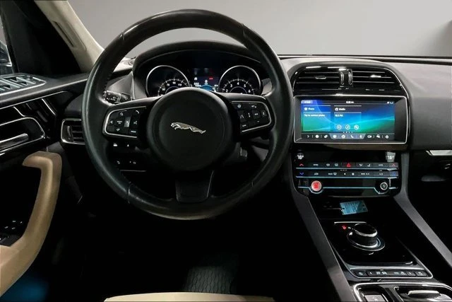 2020 Jaguar F-Pace - Image 9 of 20