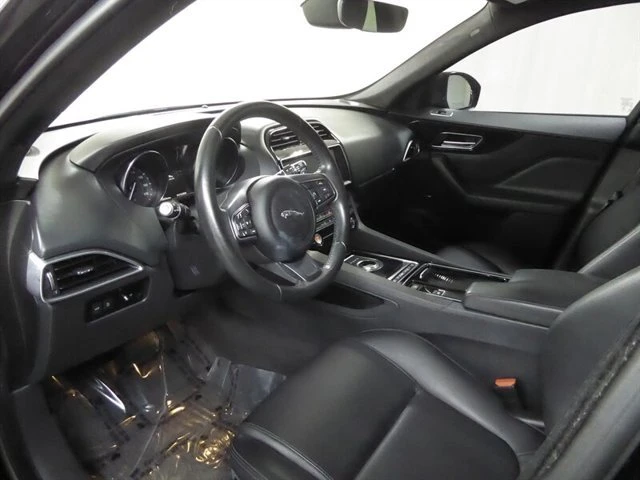 2020 Jaguar F-Pace - Image 17 of 20