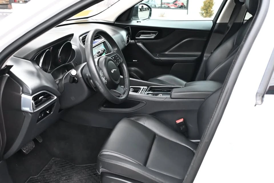 2020 Jaguar F-Pace - Image 5 of 12