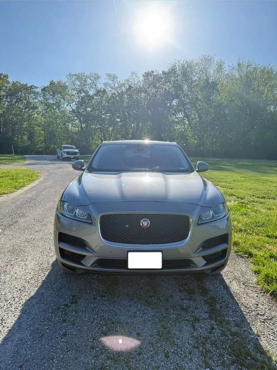 2020 Jaguar F-Pace - Image 3 of 13