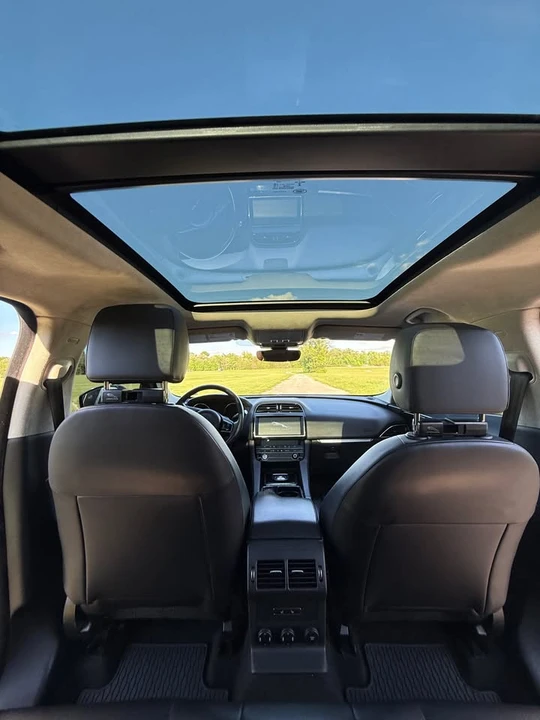 2020 Jaguar F-Pace - Image 11 of 13